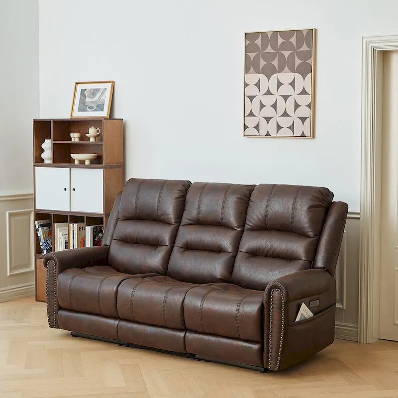 Fauteuil inclinable électrique en similicuir marron avec dossier haut, clous décoratifs et appuie-tête réglable avec port USB
