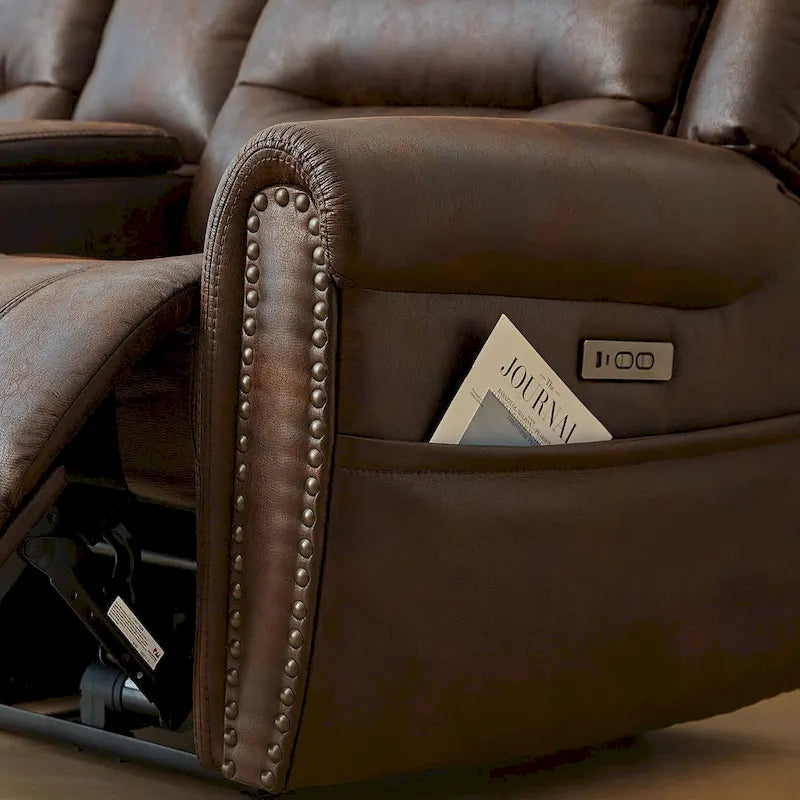 Fauteuil inclinable électrique en similicuir marron avec dossier haut, clous décoratifs et appuie-tête réglable avec port USB