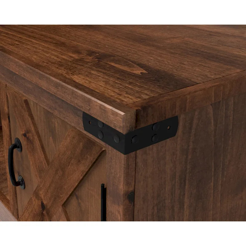 Table basse rustique en bois de ferme avec portes de grange, finition Aged Whiskey
