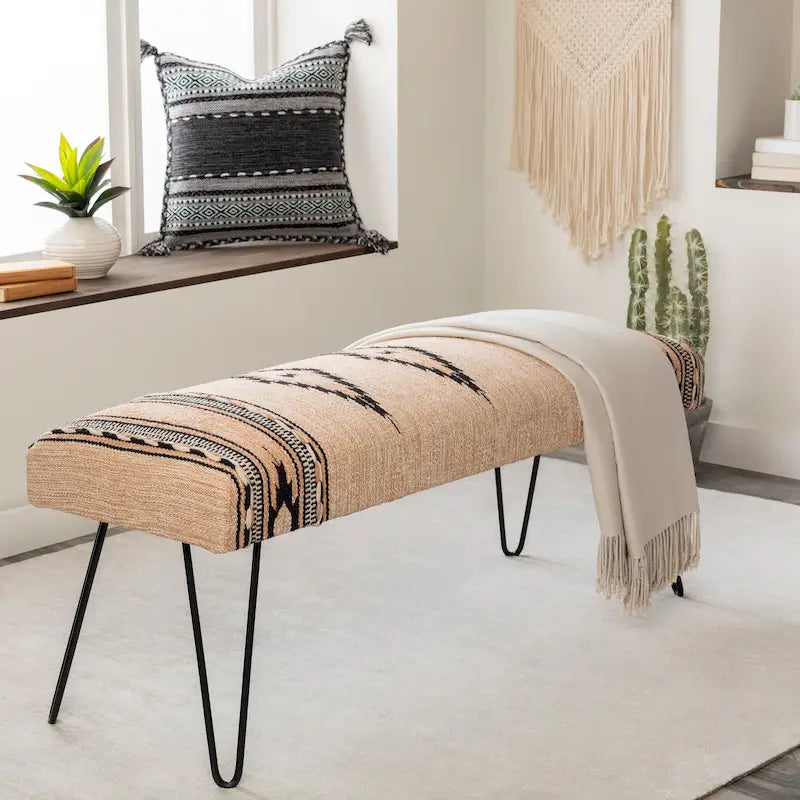 Banc rembourré de style sud-ouest, coton végétalien aztèque crème, pieds en épingle bleus foncés