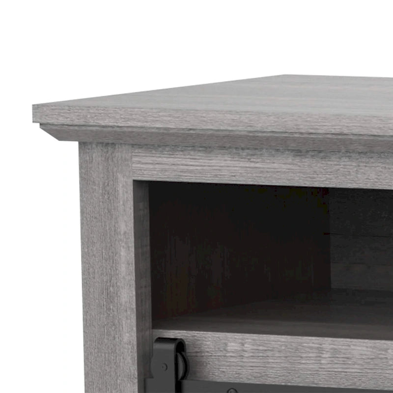 Meuble TV gris avec porte coulissante style grange et étagères de rangement ouvertes en bois