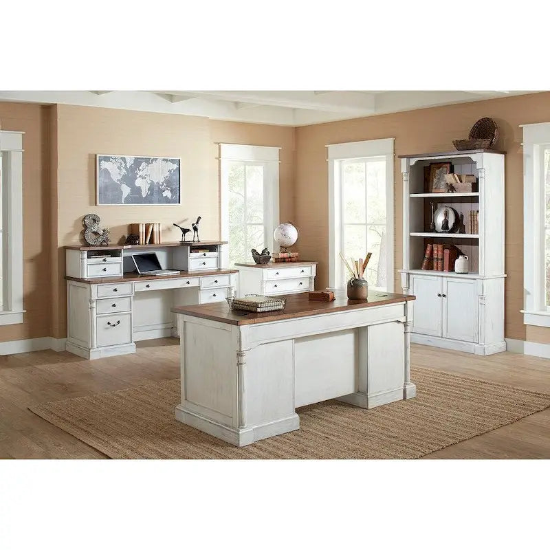 Bureau de direction à double piédestal blanc patiné avec plateau en bois rustique