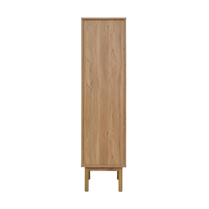 Armoire haute de style Mid-Century en placage de chêne avec porte en rotin