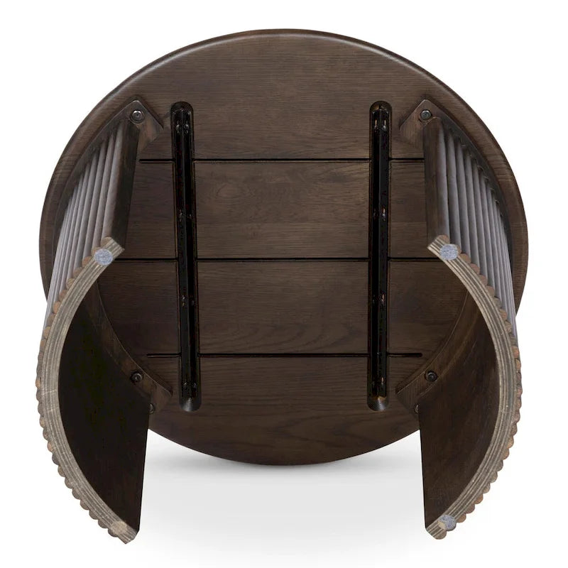 Table basse ronde en chêne massif avec pieds cannelés marron foncé
